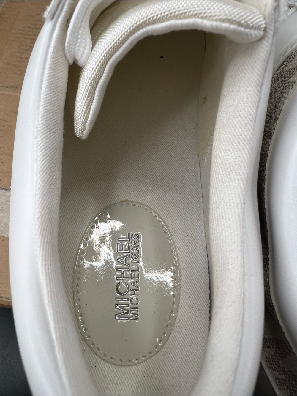 Michael Kors shoes - Picture 6 of 8